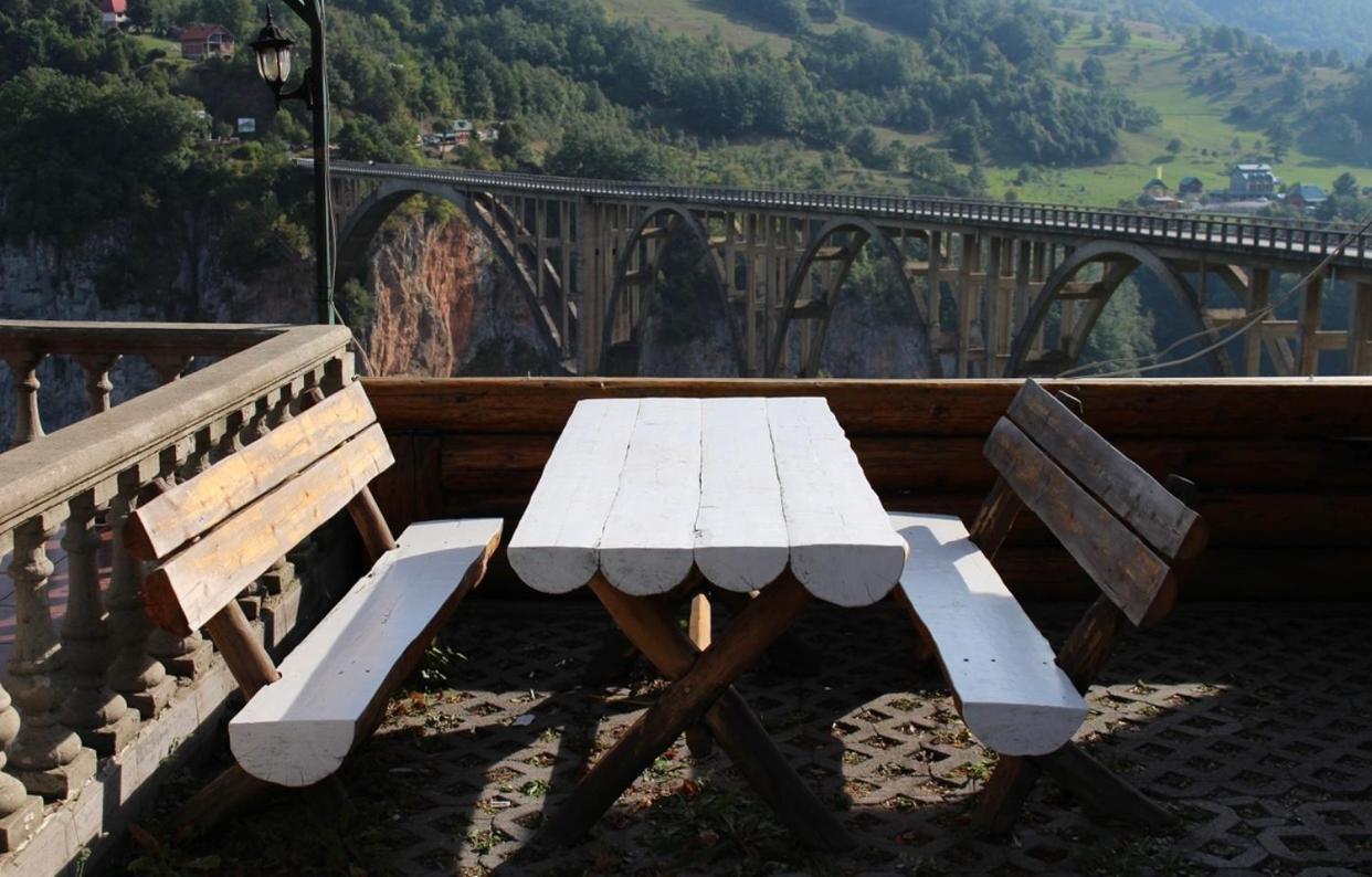 Tara Bridge Castle Hotel Zabljak  Ngoại thất bức ảnh