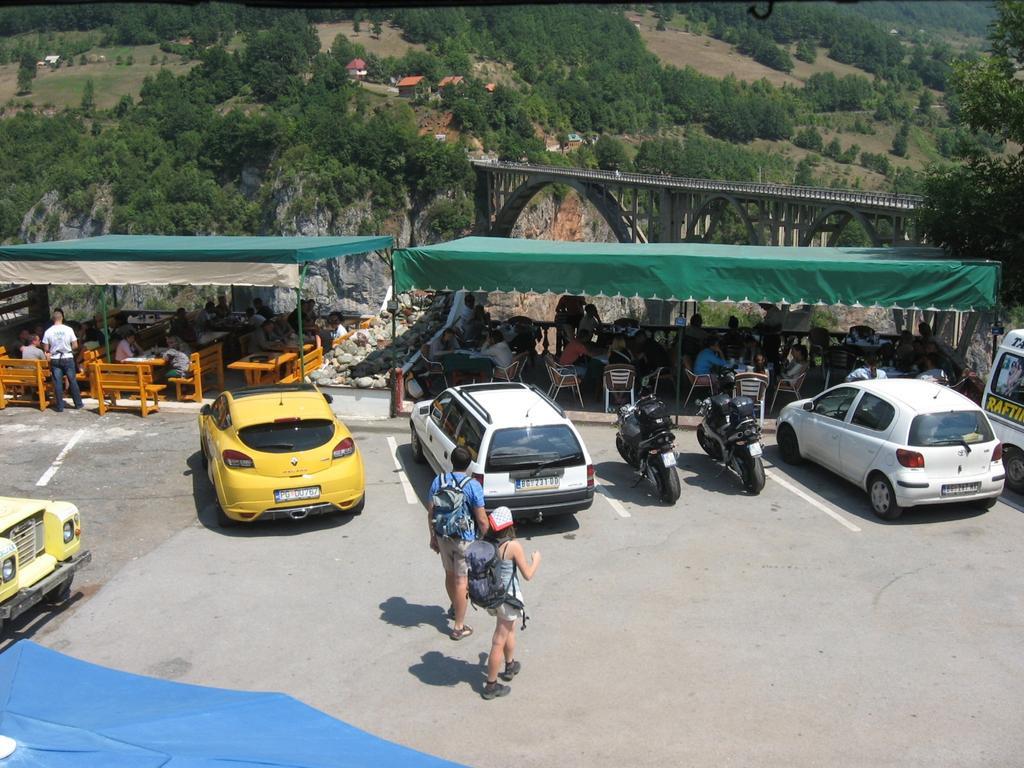 Tara Bridge Castle Hotel Zabljak  Ngoại thất bức ảnh